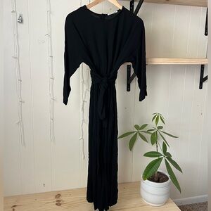 black crane wide leg jumpsuit - small
